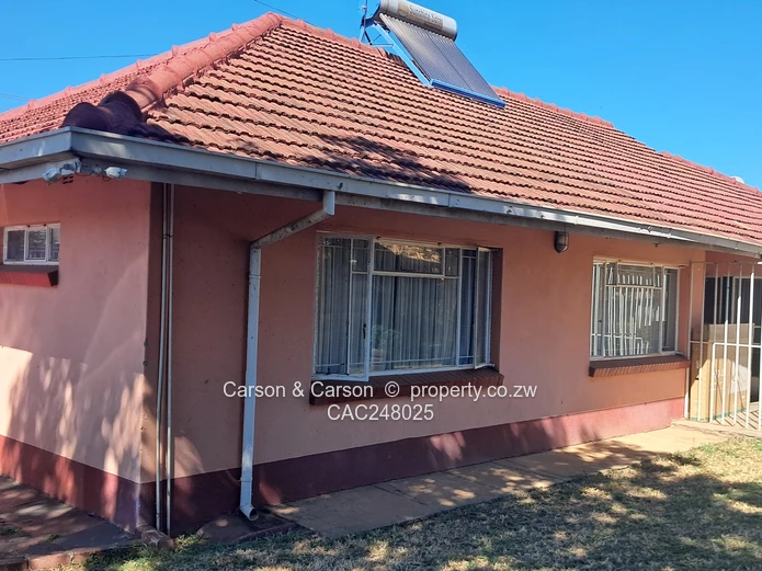 Spacious 3-Bed Home on 1100m² in Mabelreign, Harare West with Borehole