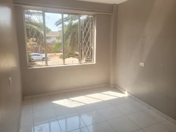 2 Bedroom Flat & Apartment