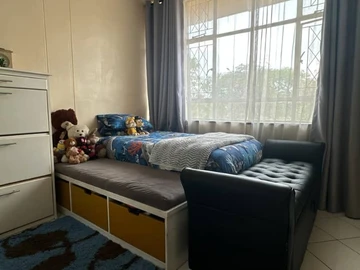 2 Bedroom Flat & Apartment