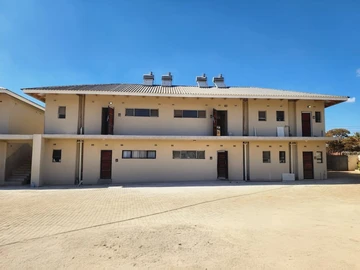 2 Bedroom Flat & Apartment