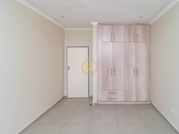 3 Bedroom Flat & Apartment