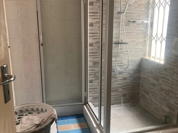 3 Bedroom Flat & Apartment