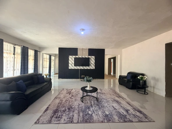6 Bedroom House