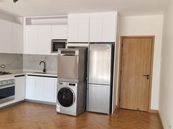 2 Bedroom Flat & Apartment