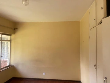 2 Bedroom Flat & Apartment