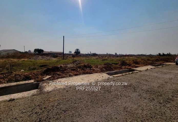 Corner 200 m² Glen View Stand - Sewer & Gravel Road (Sole Mandate)