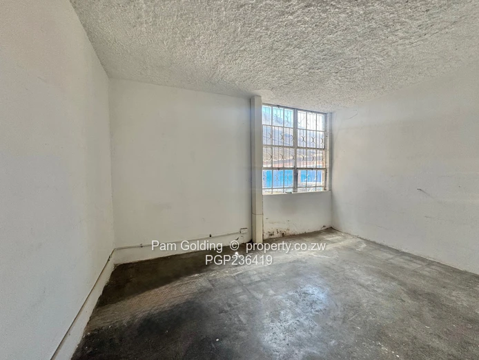 Warehouse to rent - Msasa