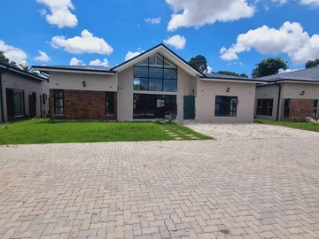 Charming 3-Bedroom cluster in Hatfield with Modern Amenities