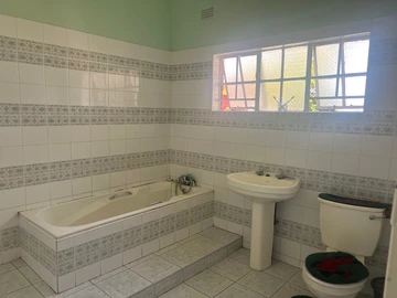 Farm & Agricultural Land