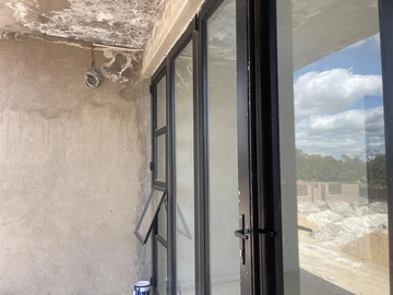 4 Bedroom Flat & Apartment