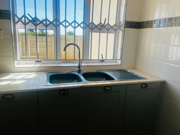 3 Bedroom Flat & Apartment