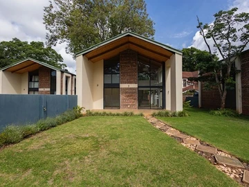 4 Bedroom Flat & Apartment