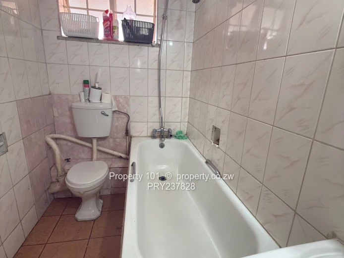 Avenues 2-Bedroom Flat for Rent – Secure & Central Location”