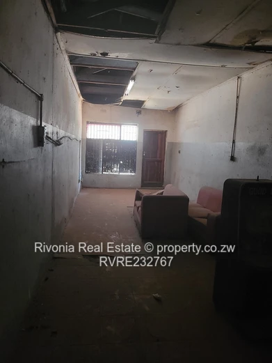 Commercial property in Highfield Mastones