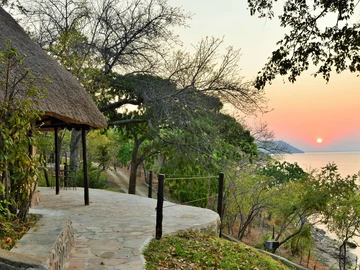 Hotel & Lodge