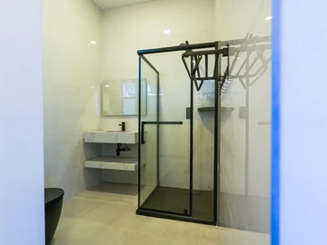 2 Bedroom Flat & Apartment