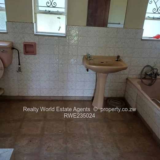 Three Bedroomed Property To Rent-Suitable for Commercial Use