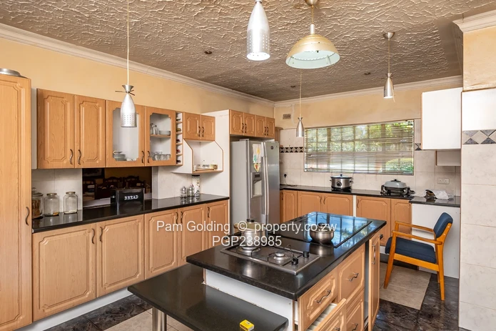 House with seperate cottage - Ideal for Rental Income