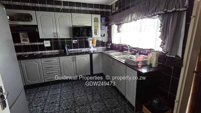 4 bed house for sale in Monavale on 1046sqm with deeds