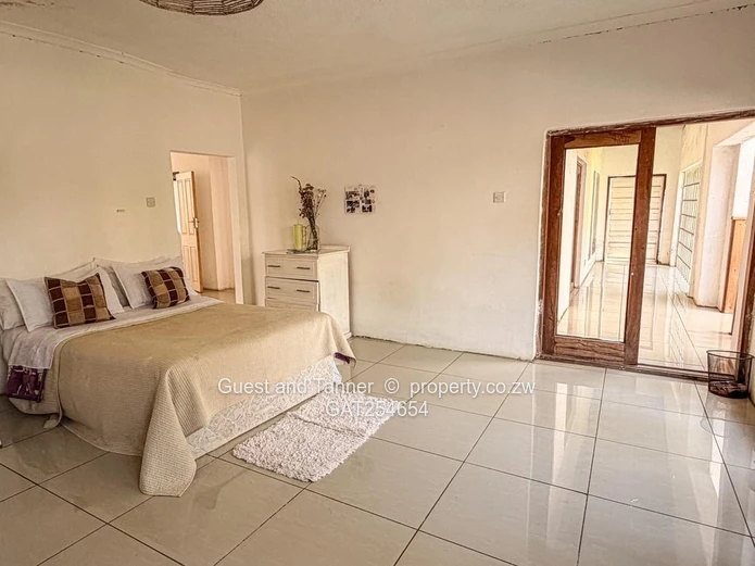 6-Bedroom Home in Borrowdale Brooke For sale 