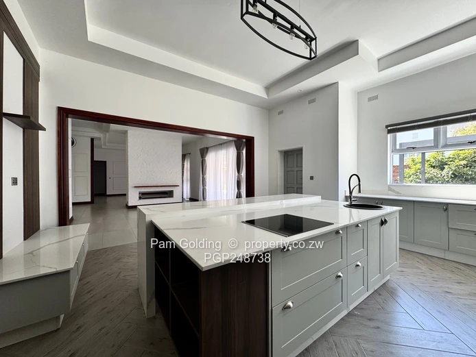 Modern Spacious Townhouse - Carrick Creagh