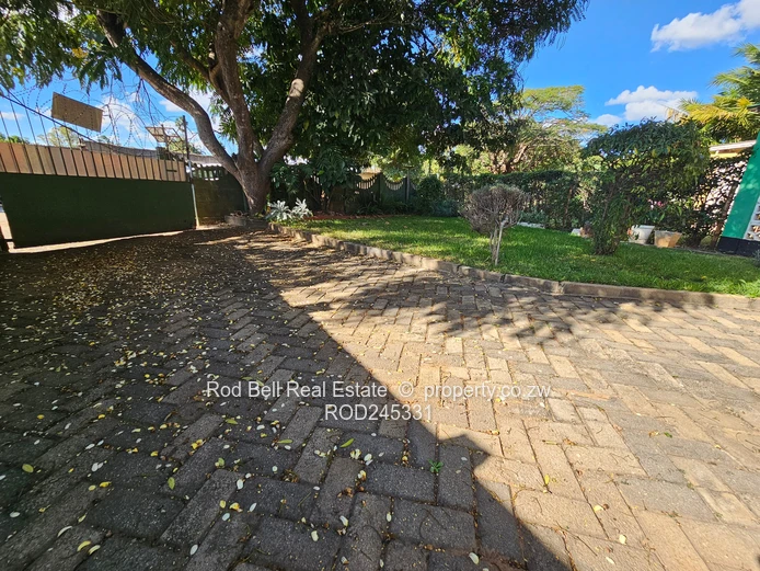 Semi-detached 3-bedroom, duplex garden Flat