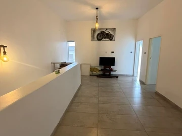 3 Bedroom Flat & Apartment