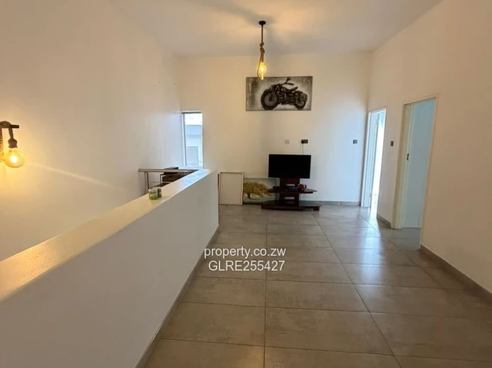 Modern Avondale 3BR Flat — Pool, Borehole & Gym