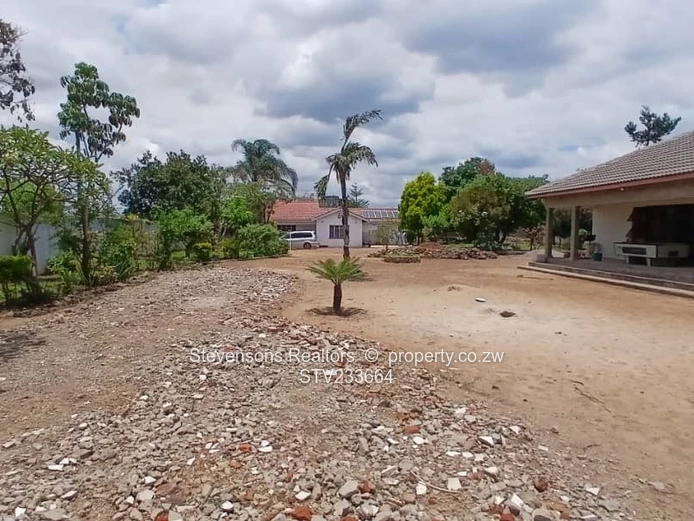 Galloway Park 6 Bedroom House, Norton