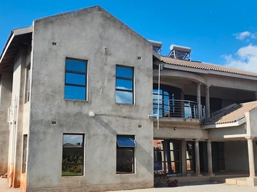 6 Bedroom House