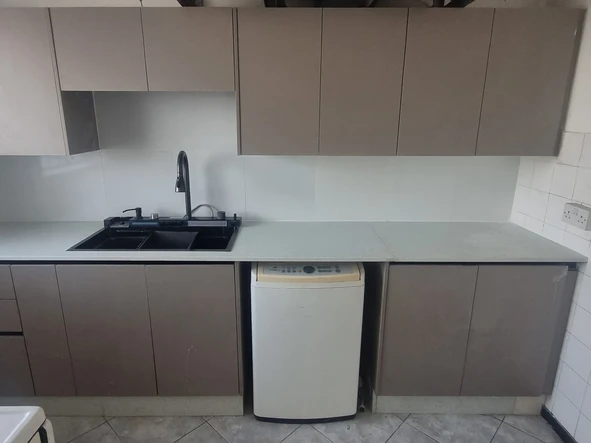 2 Bedroom Flat & Apartment