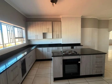 6 Bedroom House