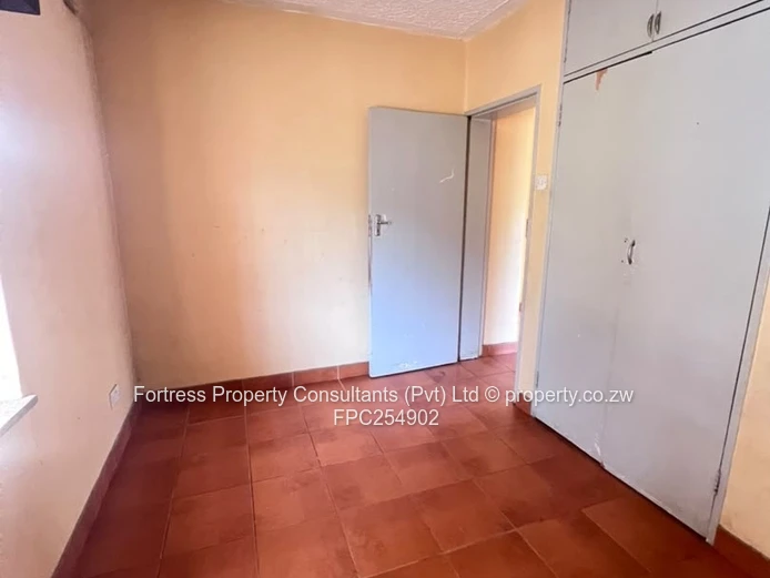 3-Bedroom Flat – Mabelreign, Harare