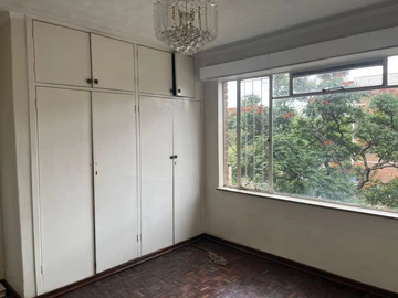 2 Bedroom Flat & Apartment