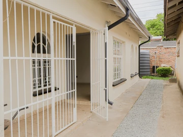 3 Bedroom Garden Flat