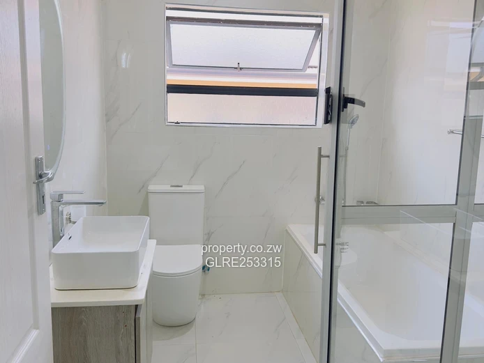 Modern 4-Bed Home with Borehole in Nyeredzi Ridge