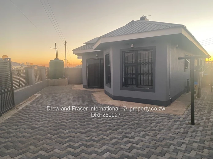 Mabvazuva 2 beds apartment available for rent $350.