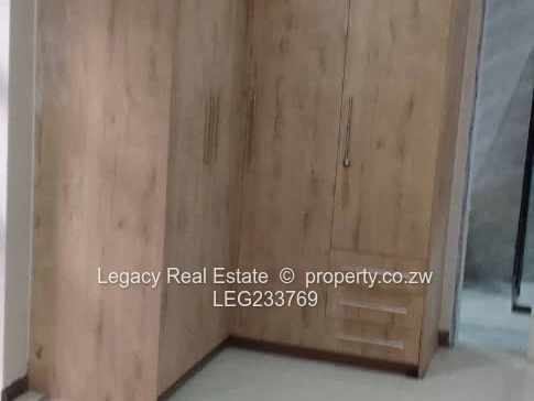 Strathaven Modern 3-Bedroom Cluster to Let 