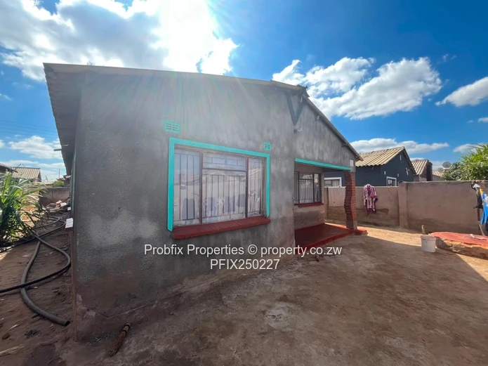 Chitungwiza Unit P Ext House for Sale
