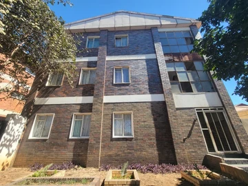 2 Bedroom Flat & Apartment