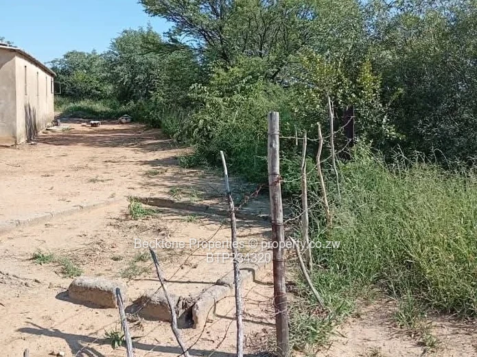 Industrial stand for sale in Plumtree  (Sole Mandate)