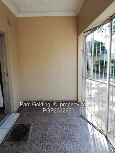 3 bedroomed house in Braeside