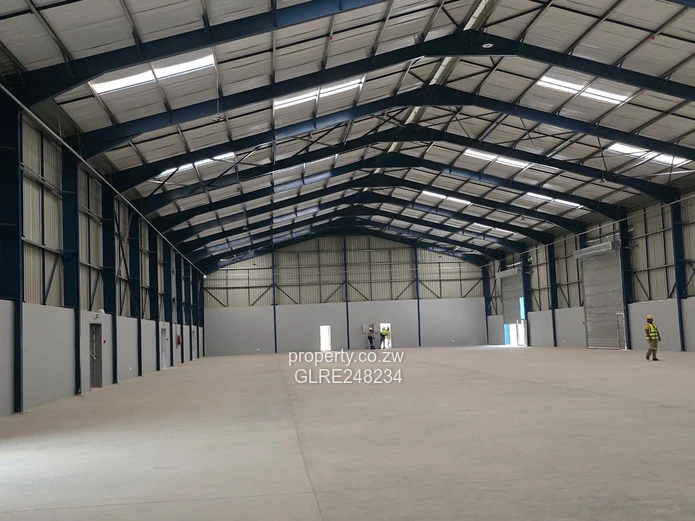 2,000 sqm Warehouse/Factory on 2,600 sqm Land in Madokero, Borehole