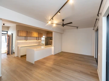 3 Bedroom Flat & Apartment