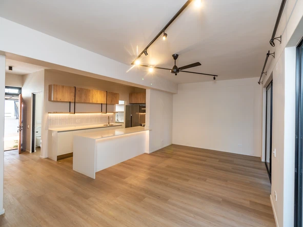 3 Bedroom Flat & Apartment