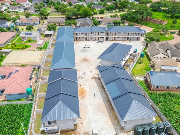 2 Bedroom Flat & Apartment