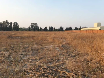 Commercial & Industrial Land