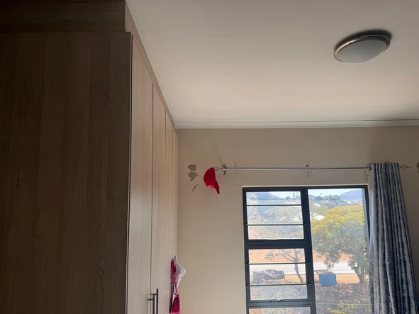 2 Bedroom Flat & Apartment