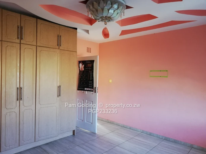 3 bedroomed house in Braeside