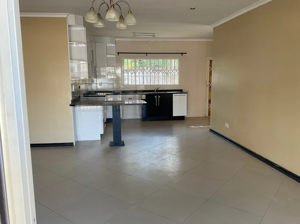 3 Bedroom Flat & Apartment